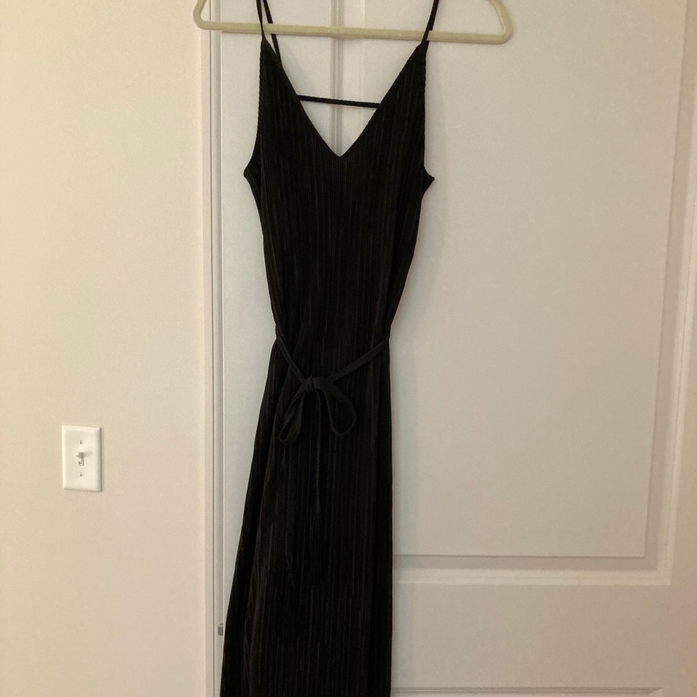 Black Midi Pleated dress